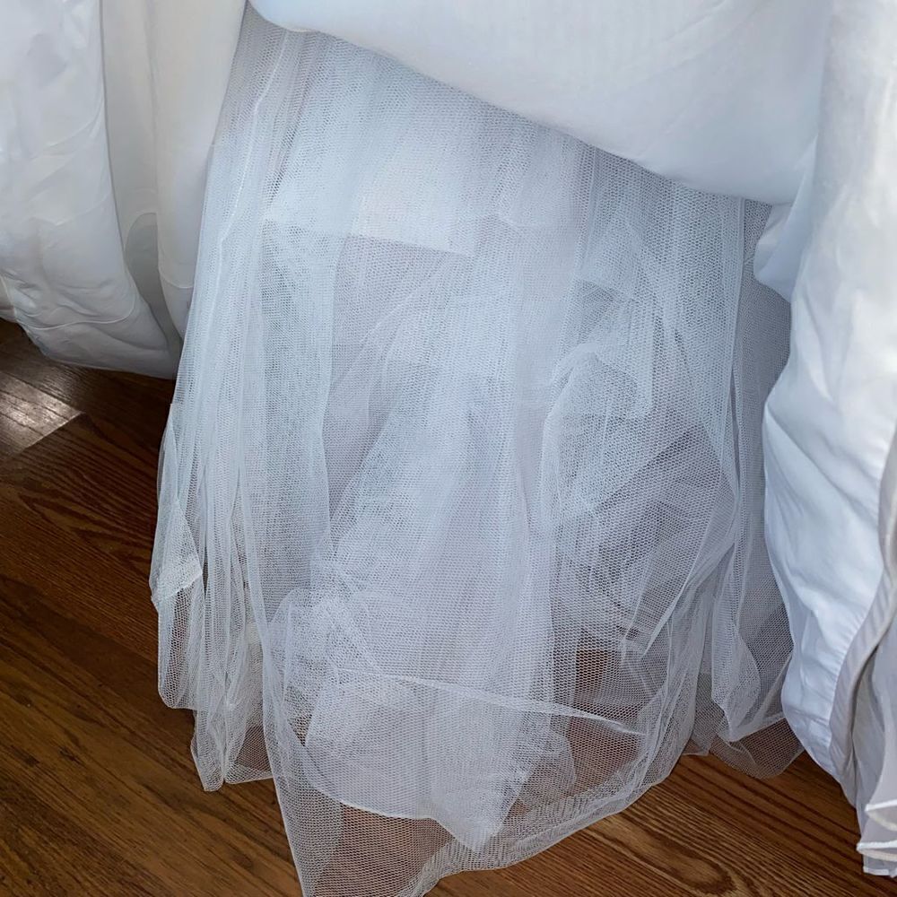 Wedding gown NWT custom made strapless w/embroidery and subtle beading - Picture 7 of 16